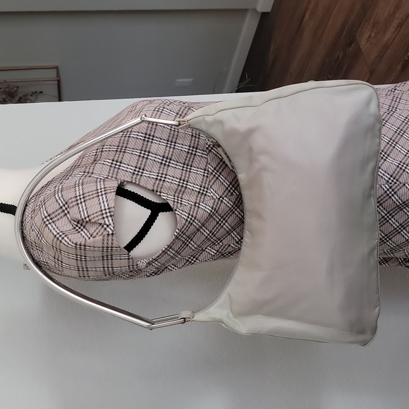 Authentic Prada shoulder bag - Picture 2 of 10